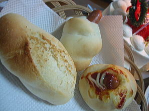 ガーリックパン、ウィンナロール、ソーセージボード