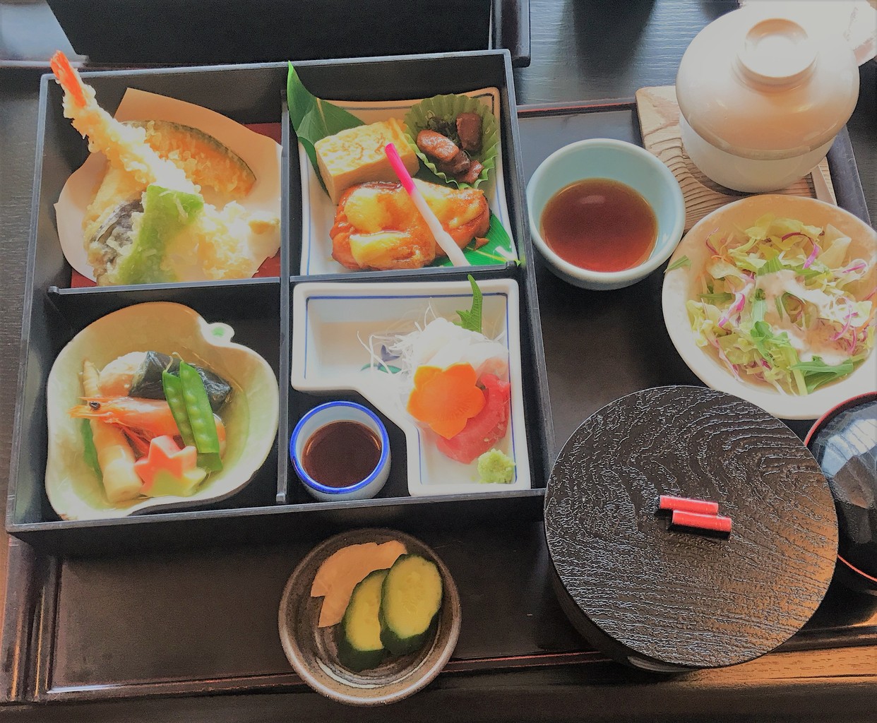 函館 五稜郭タワー内 旬花 地元人にも人気な松花堂弁当を食す はこある 函館のグルメ情報など 函館 五稜郭タワー内 旬花 地元人にも人気な松花堂弁当を食す はこある 函館のグルメ情報など