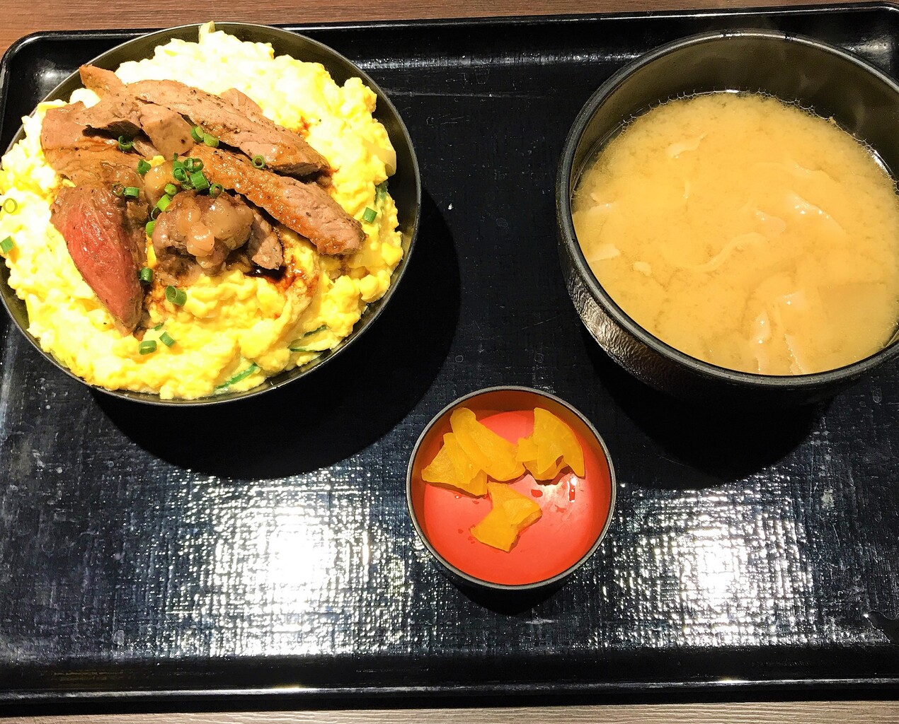 函館 山の猿ランチ 期間限定とろ玉ステーキ丼 はこある 函館のグルメ情報など 函館 山の猿ランチ 期間限定とろ玉ステーキ丼 はこある 函館のグルメ情報など