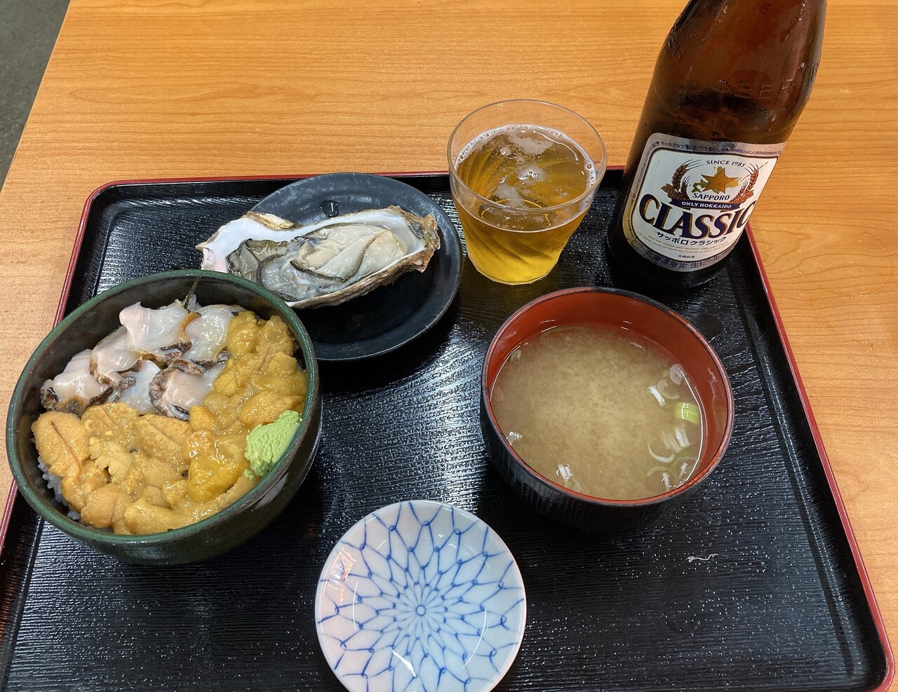 函館朝市 選べる三色丼でうにアワビ丼にしたら2千円を切った件 かに問屋 どんぶり屋 はこある 函館のグルメ情報など 函館朝市 選べる三色丼でうにアワビ丼にしたら2千円を切った件 かに問屋 どんぶり屋 はこある 函館のグルメ情報など
