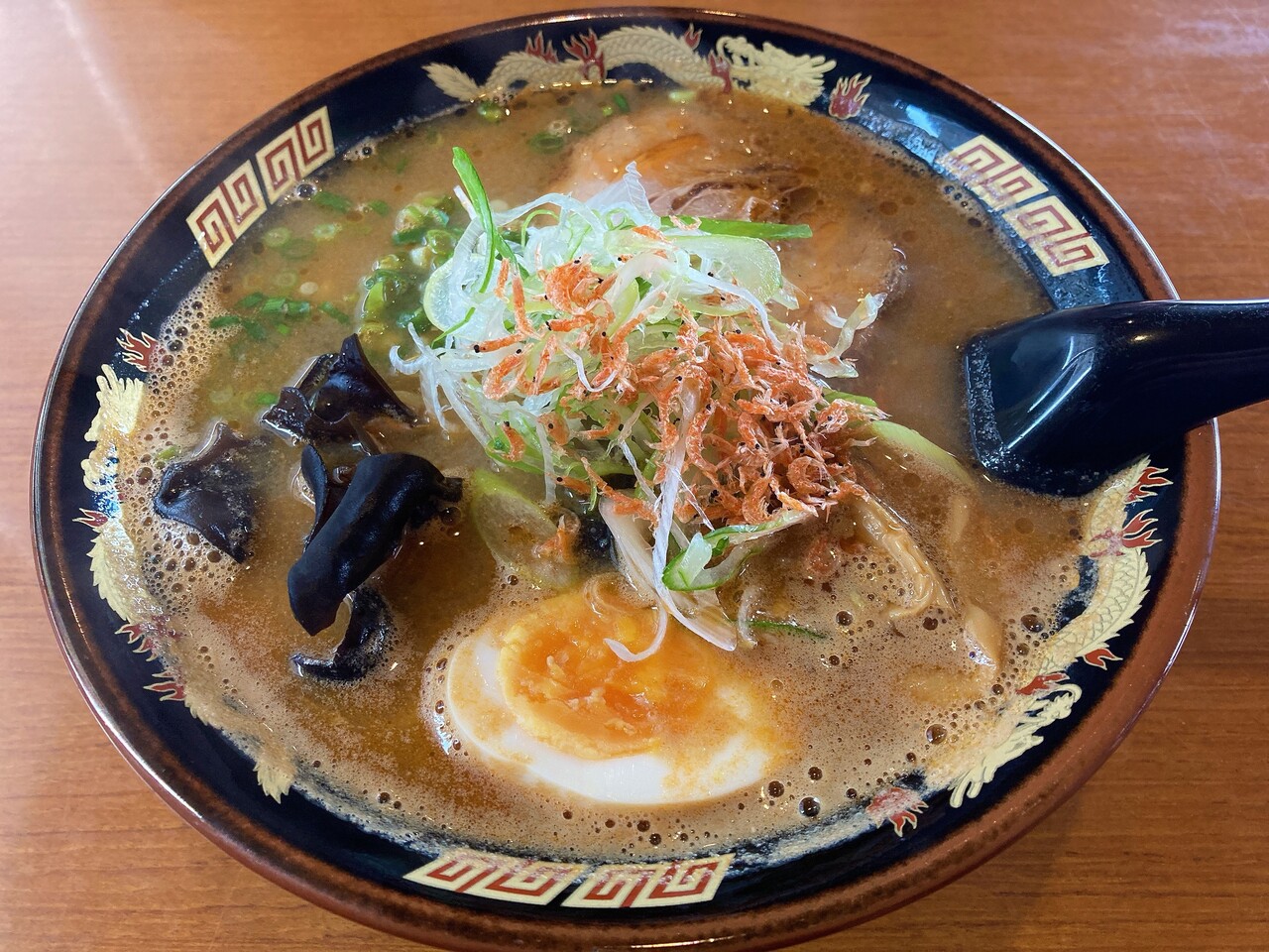 函館恵山のうみまち食堂 菜の花 漁業営む店の地元産甘えびのえび味噌ラーメン はこある 函館のグルメ情報など