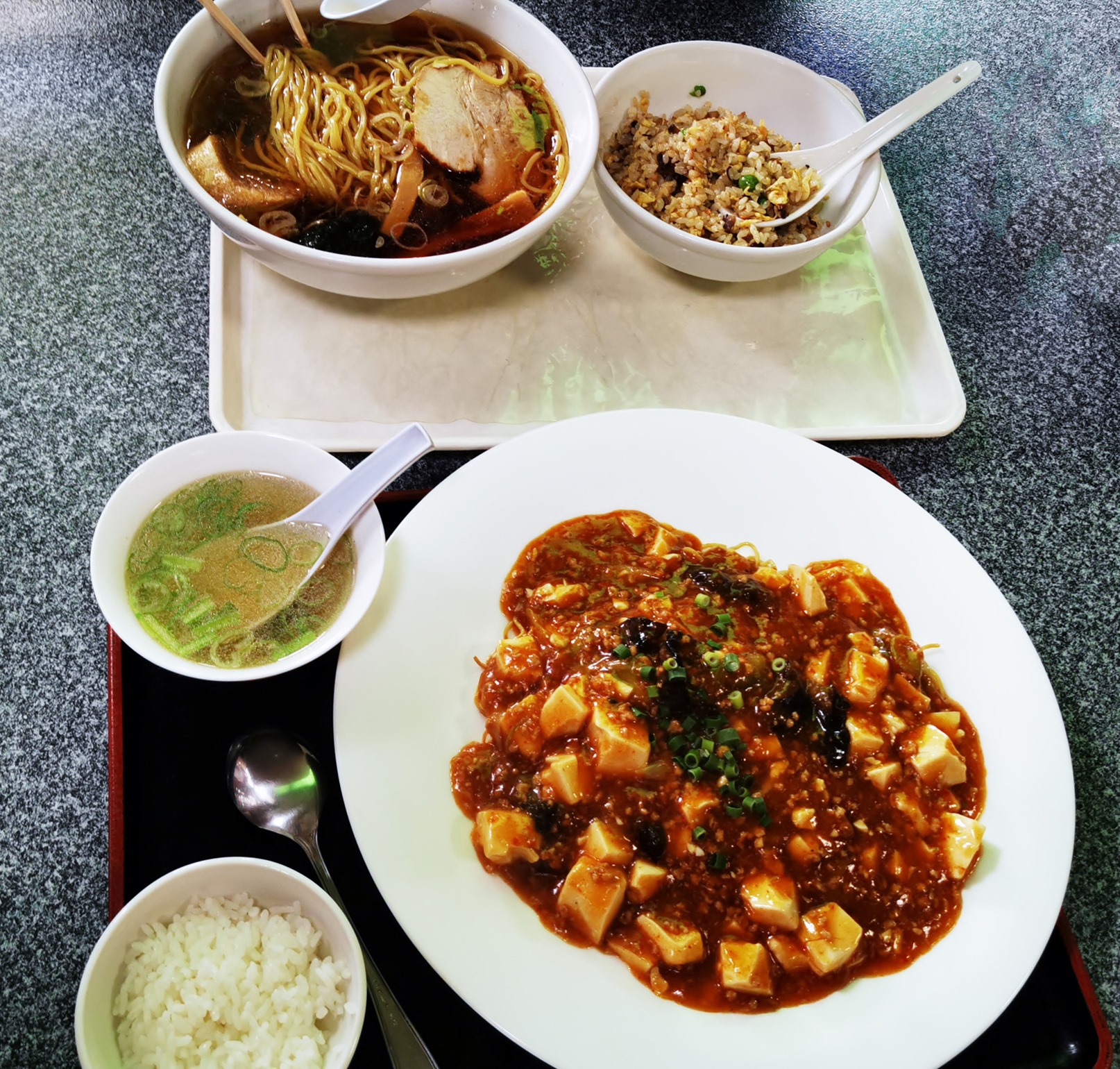 チャイニーズハウス 元宝」のTHE中華ランチ : 函館の飲み食い日記