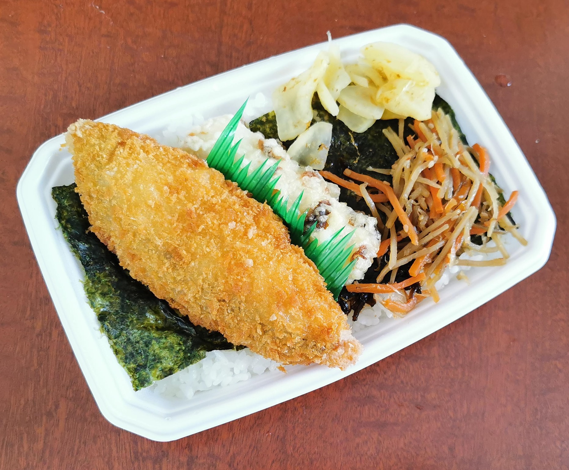のり弁には なんで白身魚のフライとちくわ天が入っているの 函館の飲み食い日記 Powered By ライブドアブログ のり弁には なんで白身魚のフライとちくわ天が入っているの 函館の飲み食い日記 Powered By ライブドアブログ