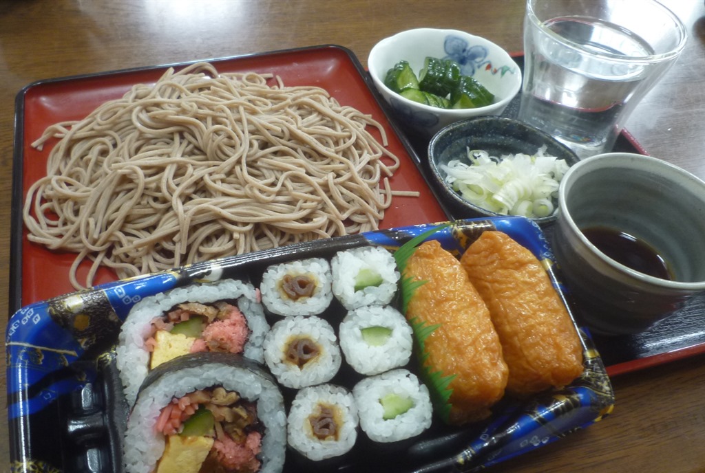 江丹別そば(乾麺)と助六寿司 : 函館の飲み食い日記 Powered by