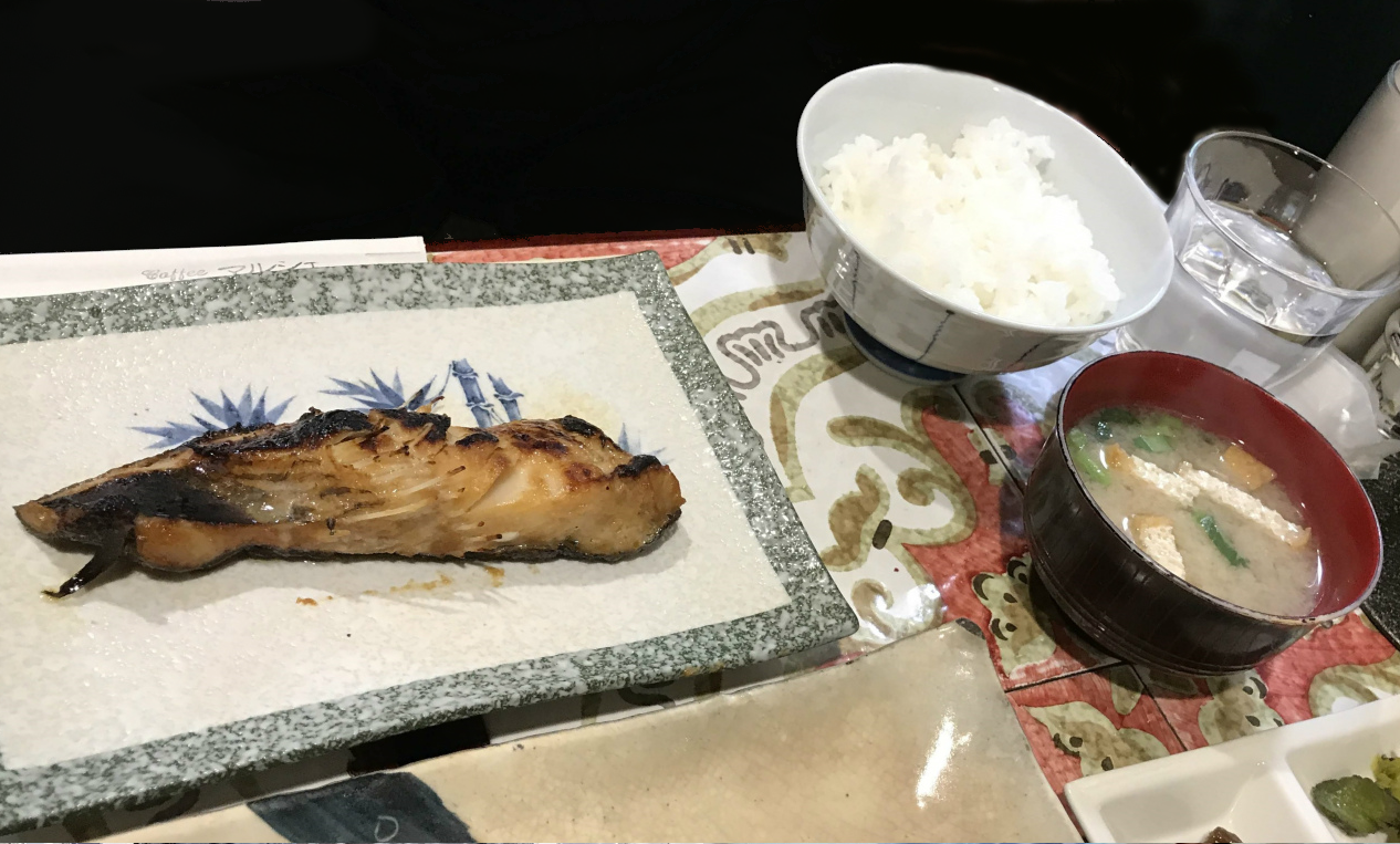 自由市場のカフェ マルシェ で一番人気の銀だら定食と塩サバ定食 函館の飲み食い日記 Powered By ライブドアブログ 自由市場のカフェ マルシェ で一番人気の銀だら定食と塩サバ定食 函館の飲み食い日記 Powered By ライブドアブログ