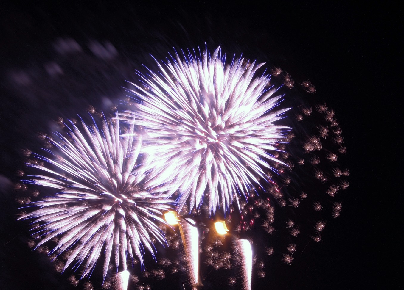 18函館港まつり花火大会の様子 動画あり 函館の飲み食い日記 Powered By ライブドアブログ