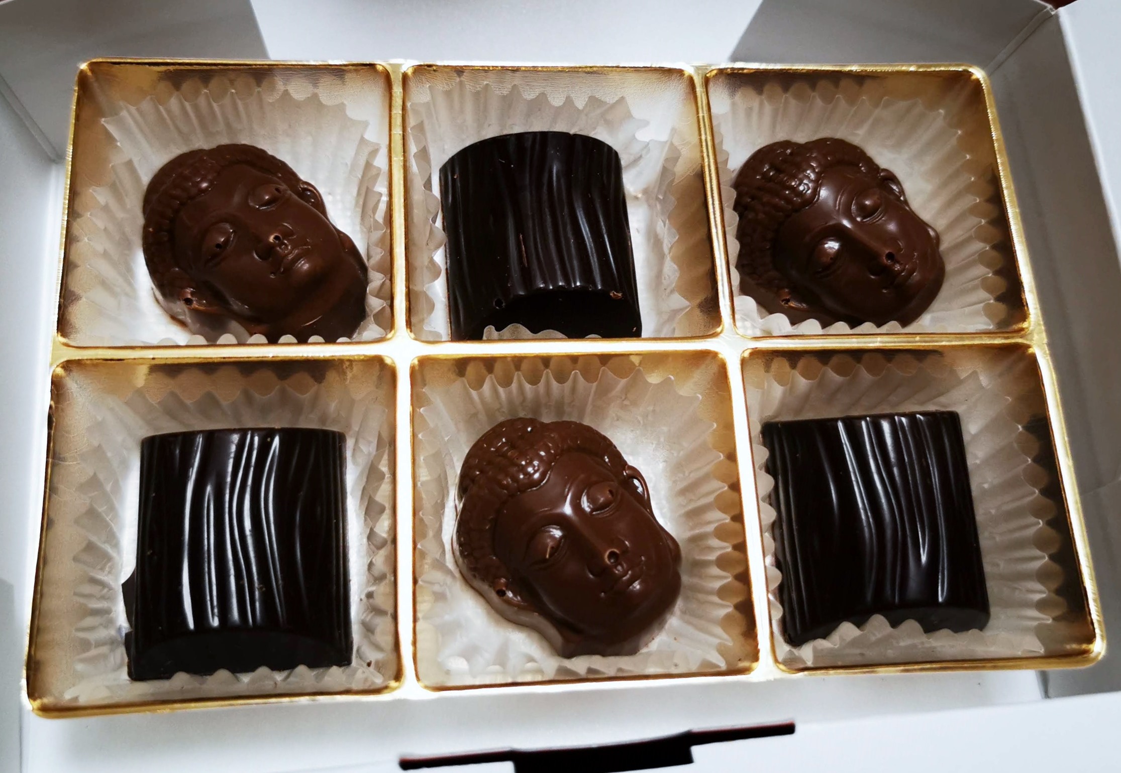 石川町にオープンした ベルギーチョコレート専門店 プティ ベルジュ 函館の飲み食い日記 Powered By ライブドアブログ