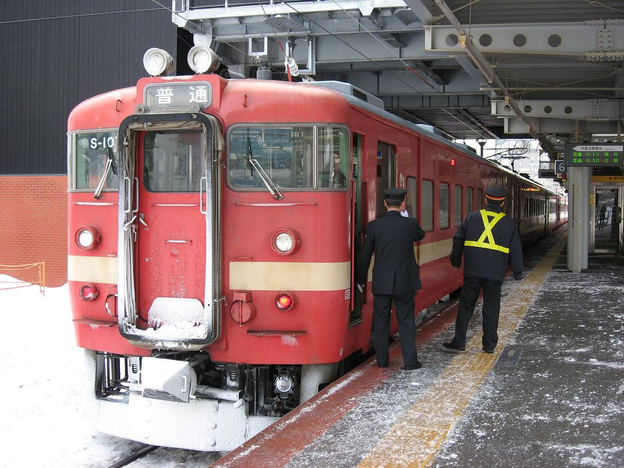711系小樽発旭川行き普通列車【2151M】 : 札幌学院大学鉄道研究会のブログ