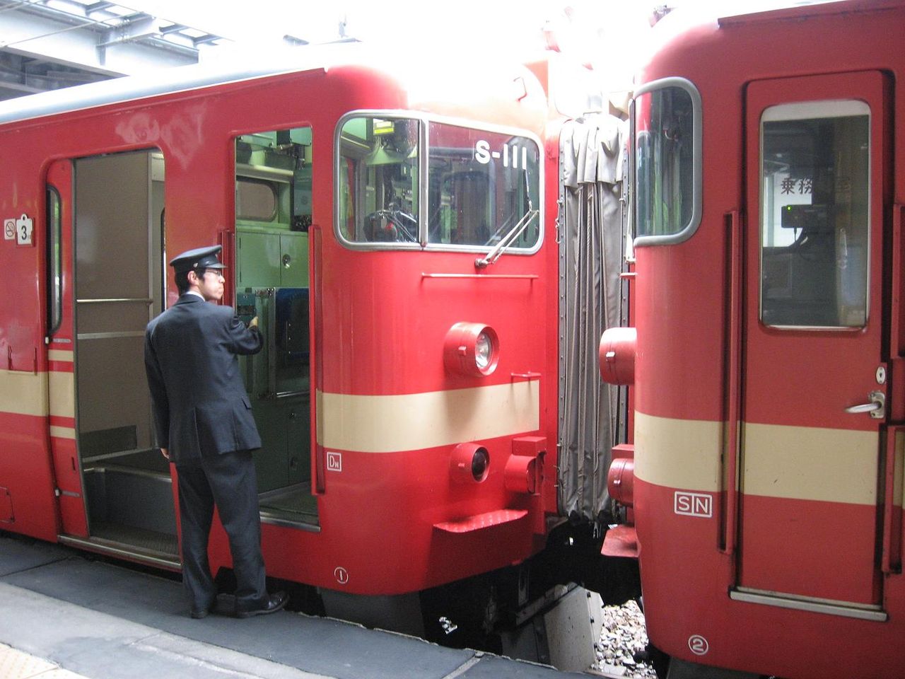 711系小樽発旭川行き普通列車【2151M】 : 札幌学院大学鉄道研究会のブログ