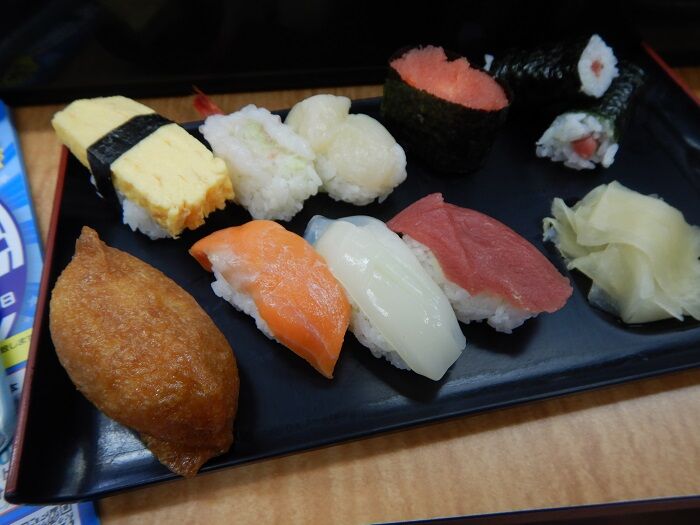 函館中島廉売 シゲちゃんすし ランチ寿司盛935円 : 函館無限1up