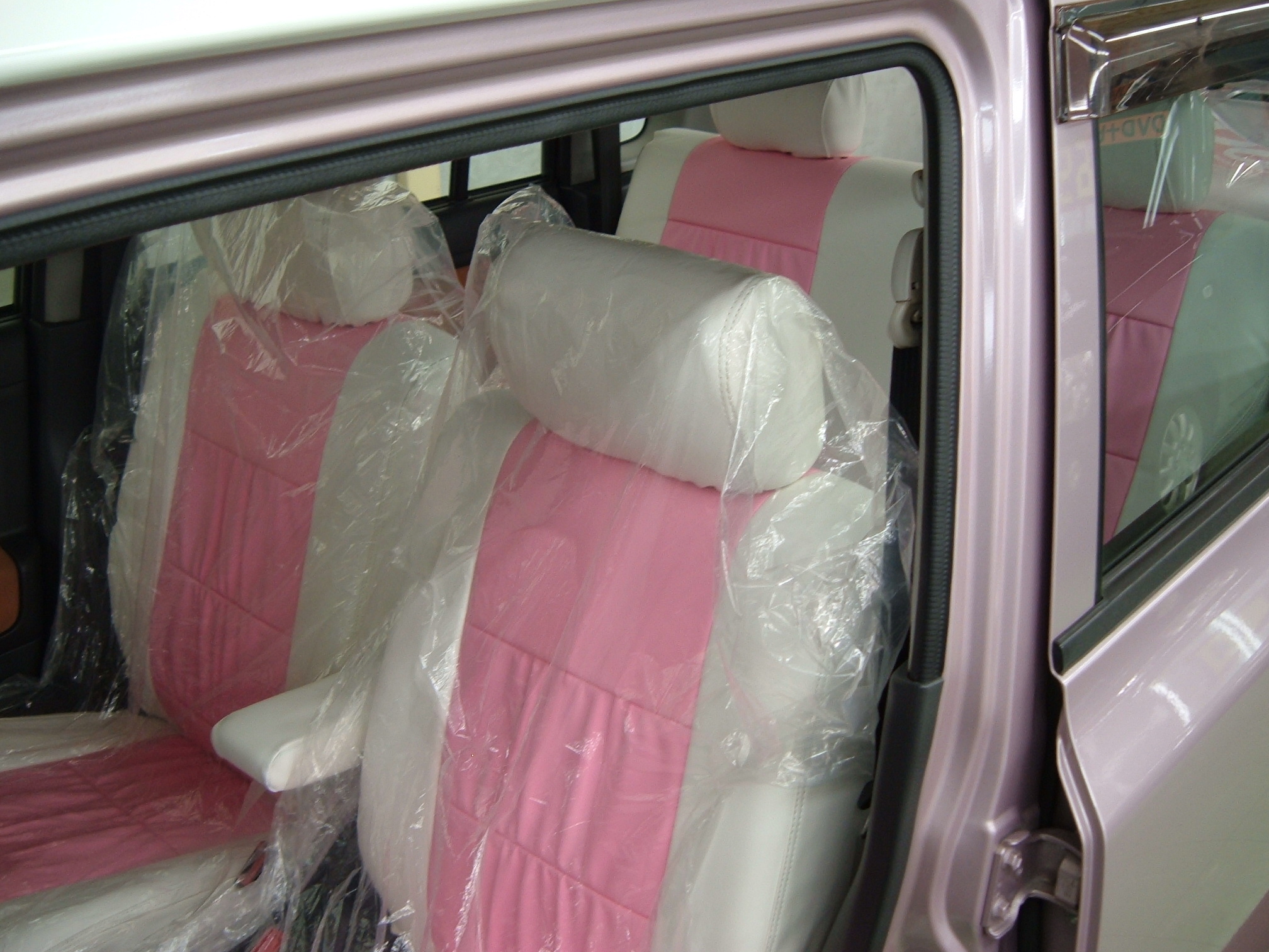 ピンク ホワイト ピンク ホワイト こんなんはお好きですか ラパンとジーノの盛合わせ ハクバオート仕立て