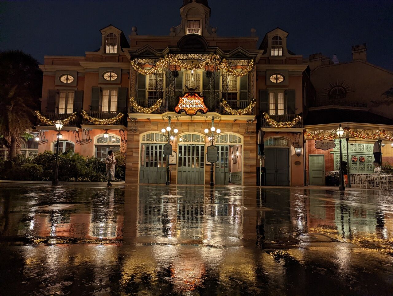 カリブの海賊は６ヶ月の長期メンテナンスへ Asama Asama