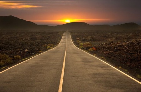 road-3186188_640-compressor