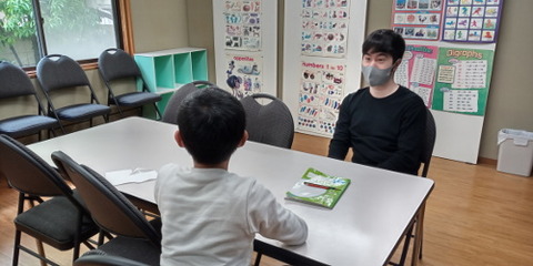 talk about animals with Mr.Elwell