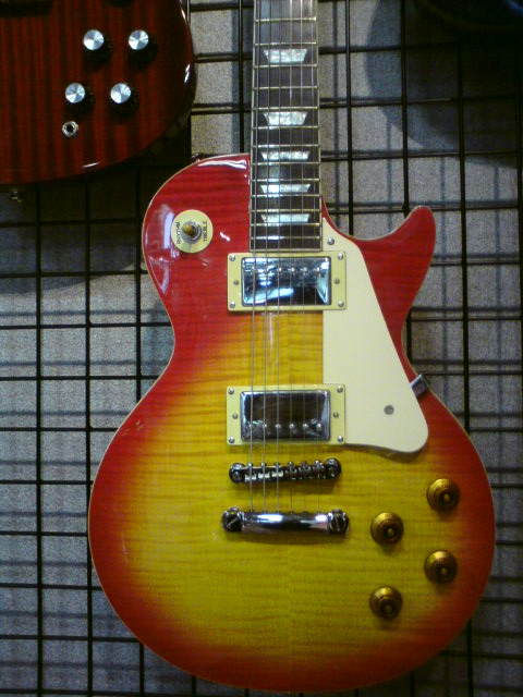 トーカイのレスポールが入荷しました♪ : 音の博信堂のブログ