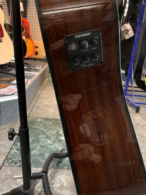 中古情報 Fender エレアコ ２本 超美品 音の博信堂のブログ