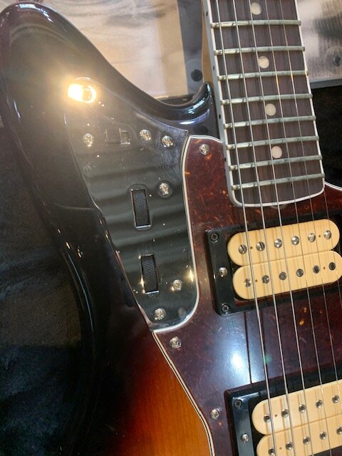 Fender Kurt Cobain Jaguar : 音の博信堂のブログ Fender Kurt Cobain Jaguar : 音の博信堂のブログ