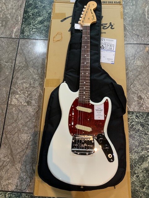 Fender MIJ Traditional 60s Mustangと70s Stratocasterが入荷しました