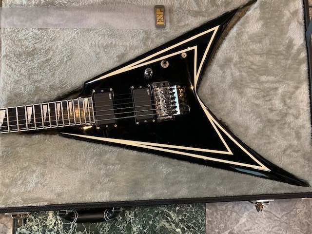 中古情報】ESP EⅡARROW SV と TOKAI LS 160 : 音の博信堂のブログ 