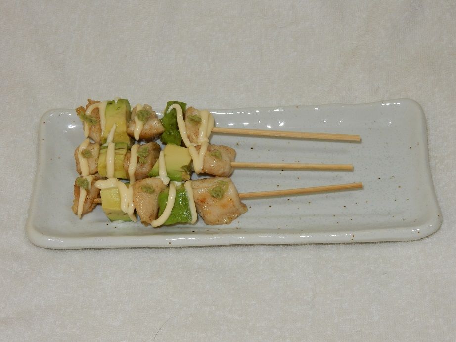 節約 お肌にいいアボカド焼き鳥 ボンビーに負けない食卓日記 節約 お肌にいいアボカド焼き鳥 ボンビーに負けない食卓日記