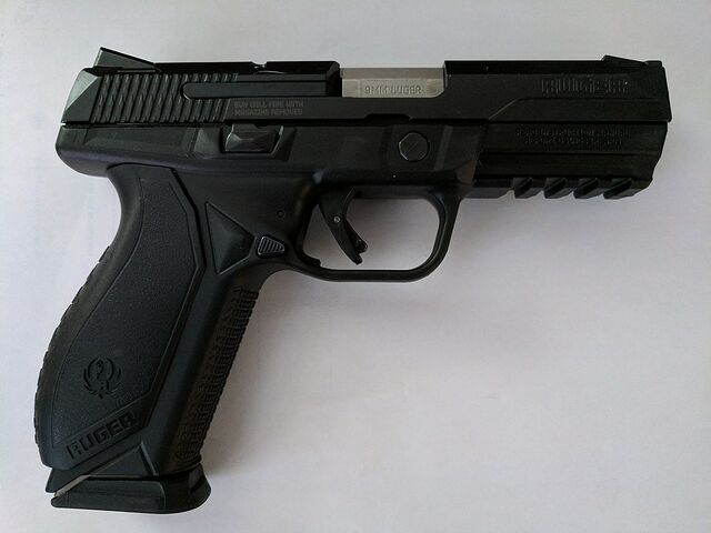 01_american_pistol
