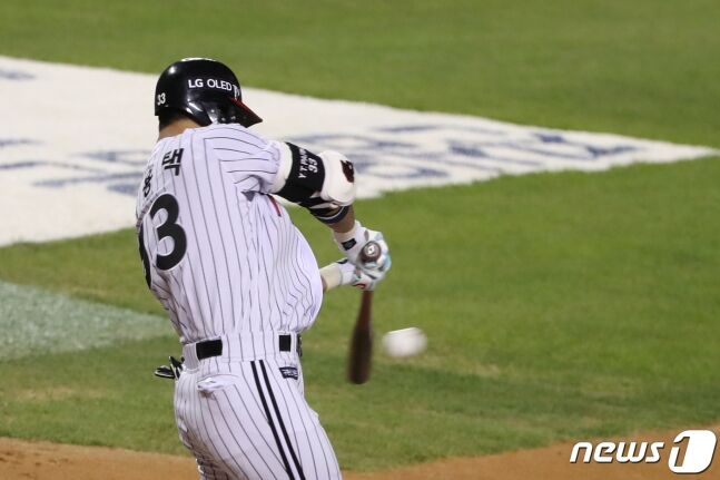 韓国プロ野球) パク・ヨンテク 通算 2,500安打 達成 韓国プロ野球) パク・ヨンテク 通算 2,500安打 達成