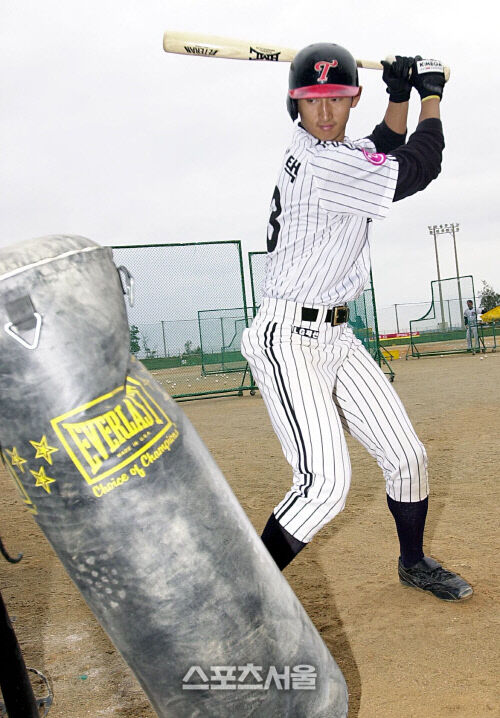 韓国プロ野球) パク・ヨンテク 通算 2,500安打 達成 韓国プロ野球) パク・ヨンテク 通算 2,500安打 達成