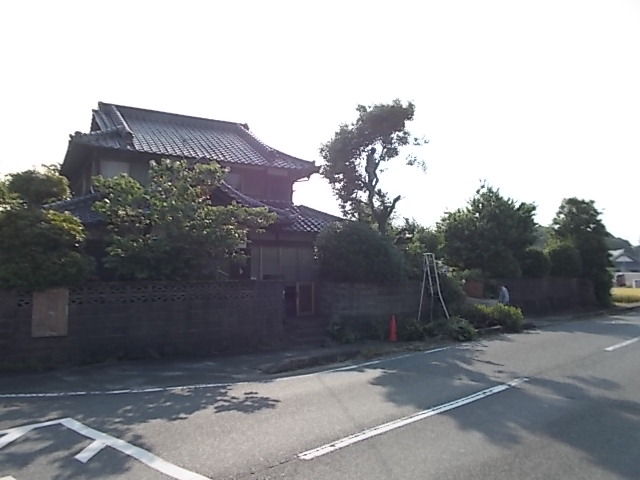 基山町小倉で大きくなりすぎたカシ モチノキ ウメ キンモクセイを剪定しました お庭の手入れや剪定なら小郡市 筑紫野市 久留米市の植木屋 浜田造園 基山町小倉で大きくなりすぎたカシ モチノキ ウメ キンモクセイを剪定しました お庭の手入れや剪定なら小郡市 筑紫野市 久留米市の植木屋 浜田造園