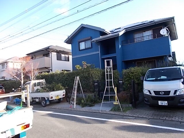 筑紫野市美しが丘南でカツラ サザンカ ヒイラギモクセイの生垣を剪定しました お庭の手入れや剪定なら小郡市 筑紫野市 久留米市の植木屋 浜田造園 筑紫野市美しが丘南でカツラ サザンカ ヒイラギモクセイの生垣を剪定しました お庭の手入れや剪定なら小郡市 筑紫野市 久留米市の植木屋 浜田造園