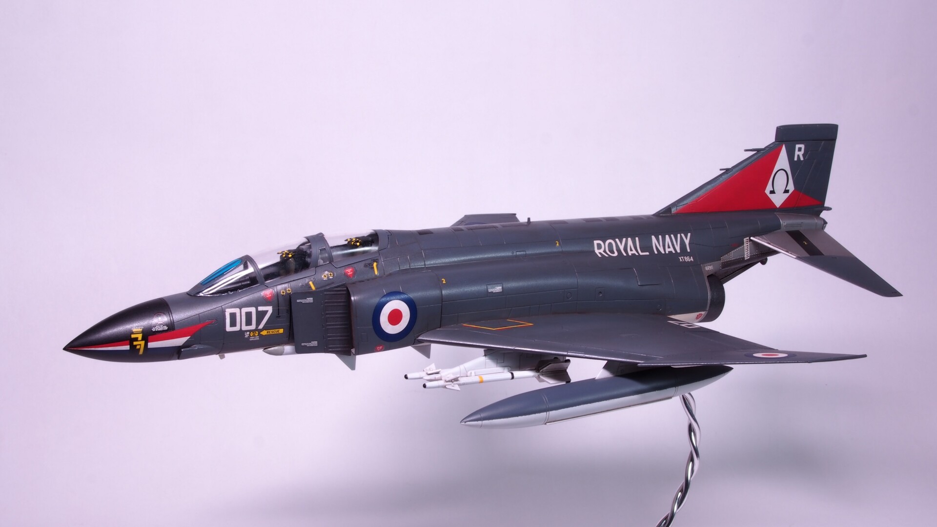 1/72 フジミ ブリティッシュ ファントム Ⅱ 製作 その4 : 浜のクマ の