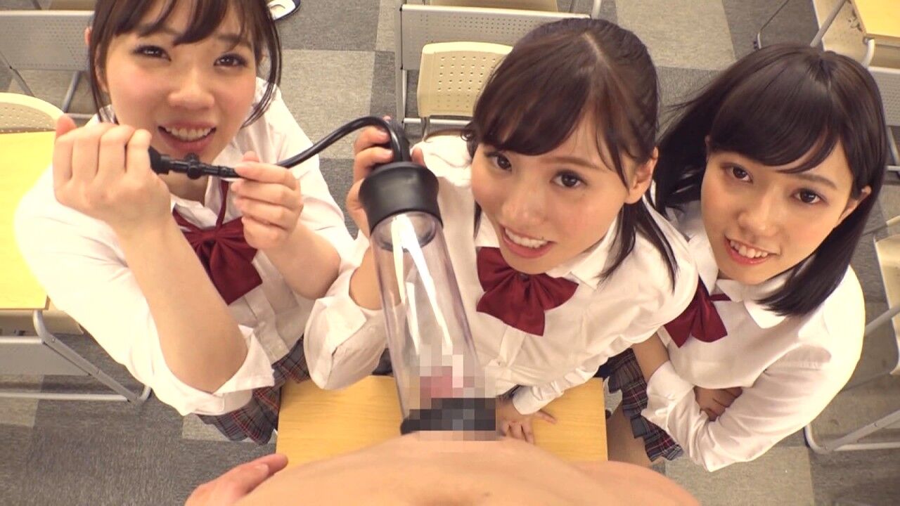 チンコ出し　 gif 女子水泳部員にチンポをチェックされて「小っちゃすぎるんだけど 私の小3の弟より小さいですよ」 : テングノGIF