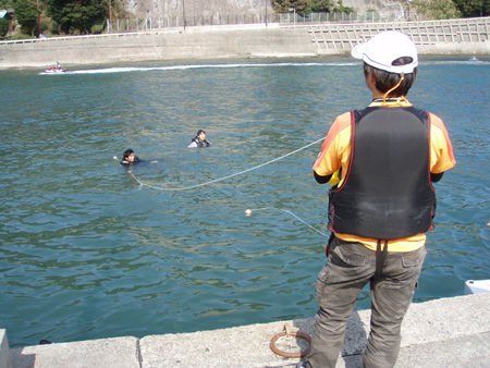 µßÌ¿¥í¡¼¥×¤òÅꤲ¤ë