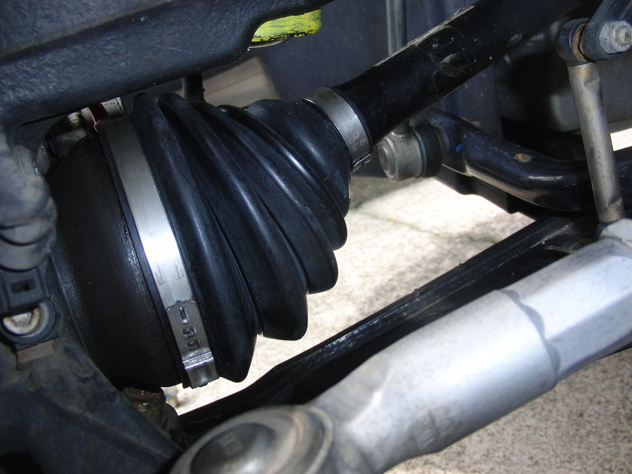 ゴルフ 助手席側ドライブシャフト ブーツ交換完了 さすがにこれは自分では出来ないのでいつもの所で Hamboneのブログ