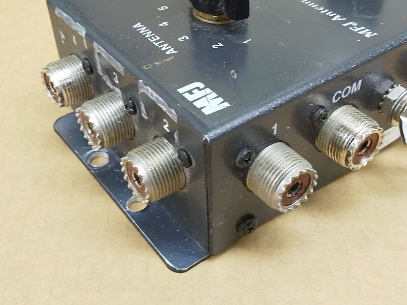 MFJのアンテナ切り替え器「MFJ－1700C」 : 趣蔵 神代ふれあい館