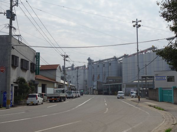 旧佐世保海軍軍需部干尽燃料置場（前畑地区倉庫群） : はみ男の