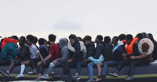 イギリス「不法入国だらけの難民うざすぎる　こいつら強制送還するわ」