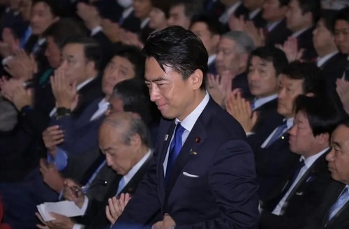 小泉進次郎陣営　オールドメディアの小泉圧勝報道を信じて総裁選前日に祝勝会を開催ｗｗｗｗｗｗｗｗｗｗｗｗｗｗｗｗ