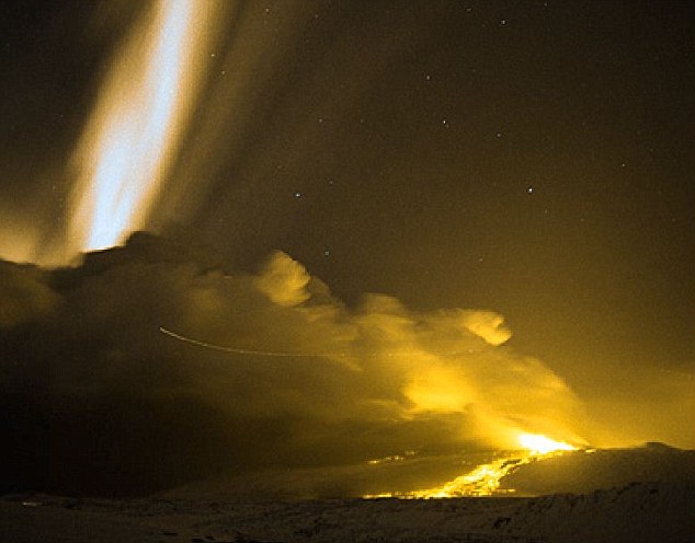 article-2194293-14B67407000005DC-53_634x496