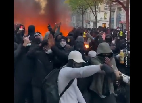 警察が移民に駆逐されなんでも盗り放題になったフランス　なぜかハムとハラール認証店だけはそのままだと話題に