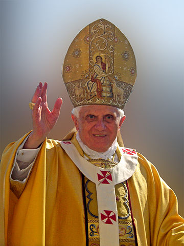 360px-Benedict_XVI_Blessing-2