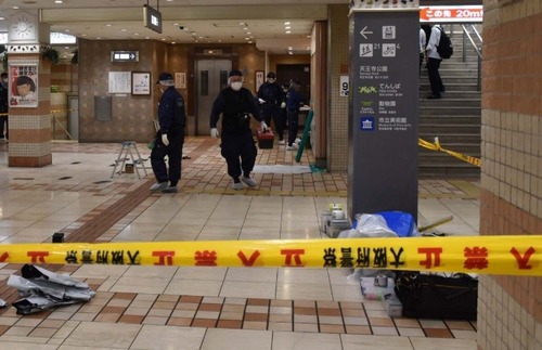【大阪あべちか】ベトナム人の集団が３１歳女性を刺してバッグを奪う強盗殺人未遂　逮捕されたベトナム人２人以外は今も大阪で逃走中