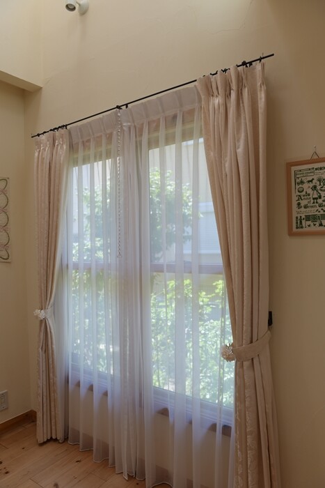 我が家のカーテンの付け方】必ずしも窓の長さに合わせなくても