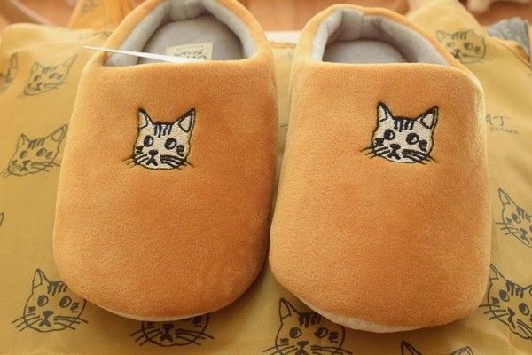 3coins 実用的な猫グッズが可愛い スリッパ エコバッグ I M A Cat Person Happy Go Lucky 心地いい暮らしのコツ Powered By ライブドアブログ