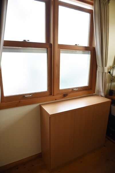 夫の部屋の改造 窓下ぴったりの収納棚を購入 Happy Go Lucky 心地いい暮らしのコツ Powered By ライブドアブログ