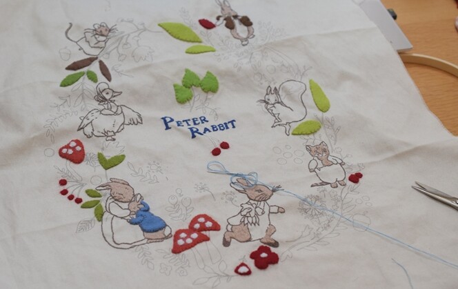 刺しゅうでつくるピーターラビットの世界】まもなく完成✨1本どりの