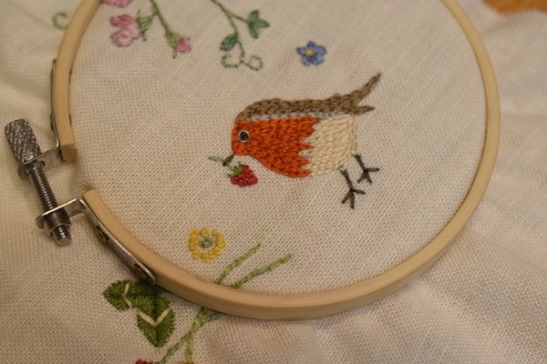 ハンドメイド手刺繍　刺しゅうフレーム　春を歌う鳥 ハンドメイド手刺繍 刺しゅうフレーム 春を歌う鳥