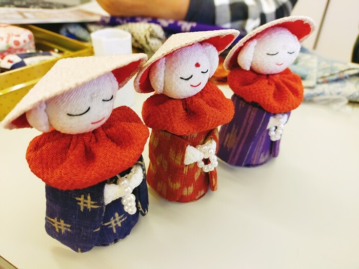 ちりめん細工★まんまるお月様と小さなお地蔵様★ ちりめん細工☆まんまるお月様と小さなお地蔵様☆ ちりめん細工☆