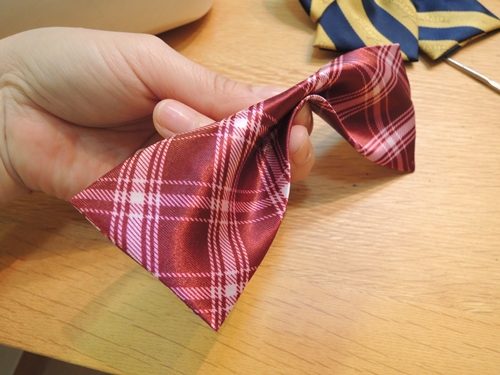 100均ネクタイが制服リボンに大変身 Eastboy風スクールリボンの作り方を紹介します Happy Go Lucky 心地いい暮らしのコツ Powered By ライブドアブログ