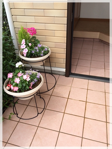 お花も植えて