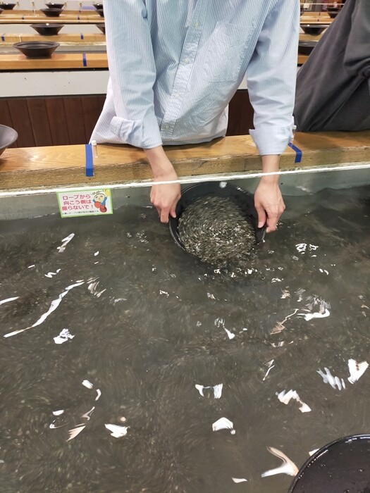 砂金採り体験／やまなしで しる・まな・体験 - 山梨教育旅行サイト -